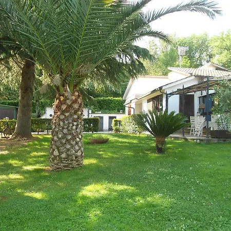 לינה וארוחת בוקר La Quercia
